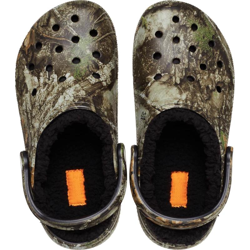 Crocs Unisex Realtree APX Classic Lined Clogs, Lightweight Comfortable Fuzzy Slippers