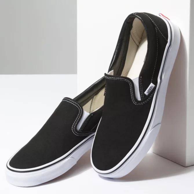 Vans Classic Slip On in Black White