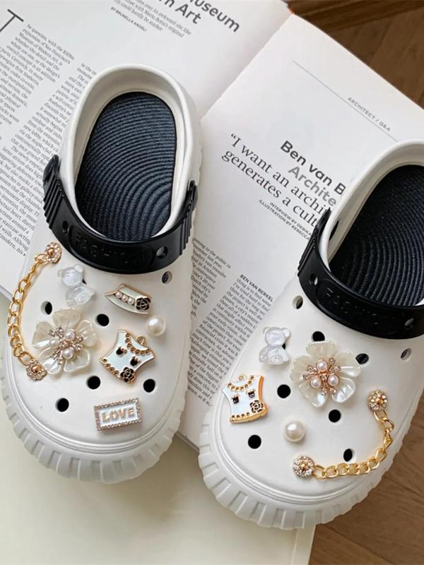 Women's Cute Minimalist Clogs with Flower & Chain Design Charm, Trendy Clogs with Faux Pearl & Rhinestone Decor Charms, Fashionable Clogs for Summer