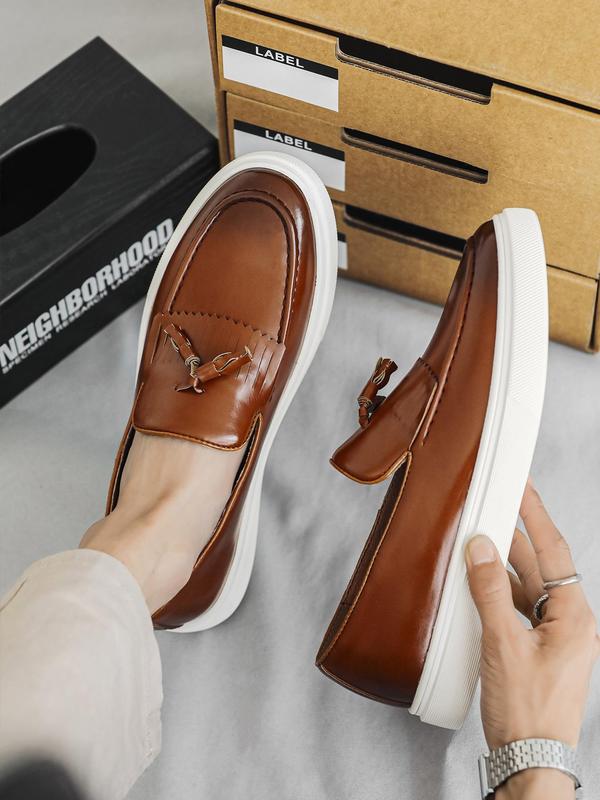 Men's Minimalist Casual Plain Round Toe Slip-on Shoes, Business Style Tassel Decor Flat Dress Shoes, Fashionable Shoes for Daily Wear