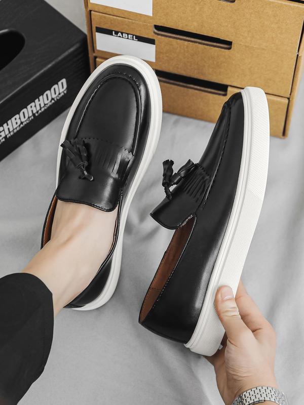 Men's Minimalist Casual Plain Round Toe Slip-on Shoes, Business Style Tassel Decor Flat Dress Shoes, Fashionable Shoes for Daily Wear