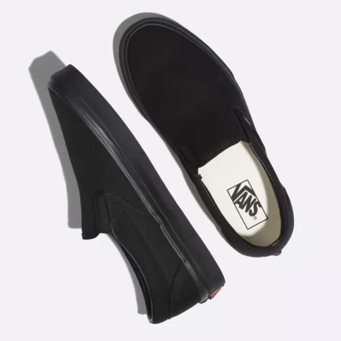 Vans Classic Slip On in Black Black