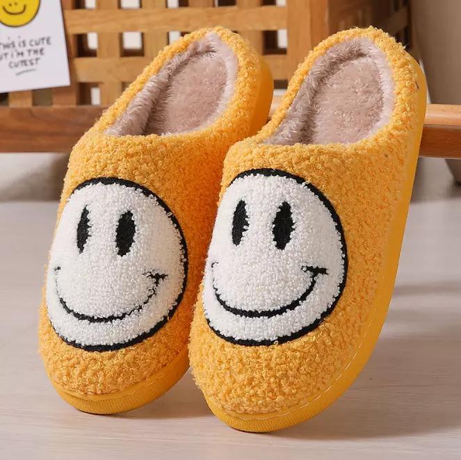 Cute Smile Face Slippers for Women and Men, Soft Plush Comfy Warm Couple Slip-On House Happy Face Slippers Girl Walking Shoes Footwear Flipflop Footwear Flipflop