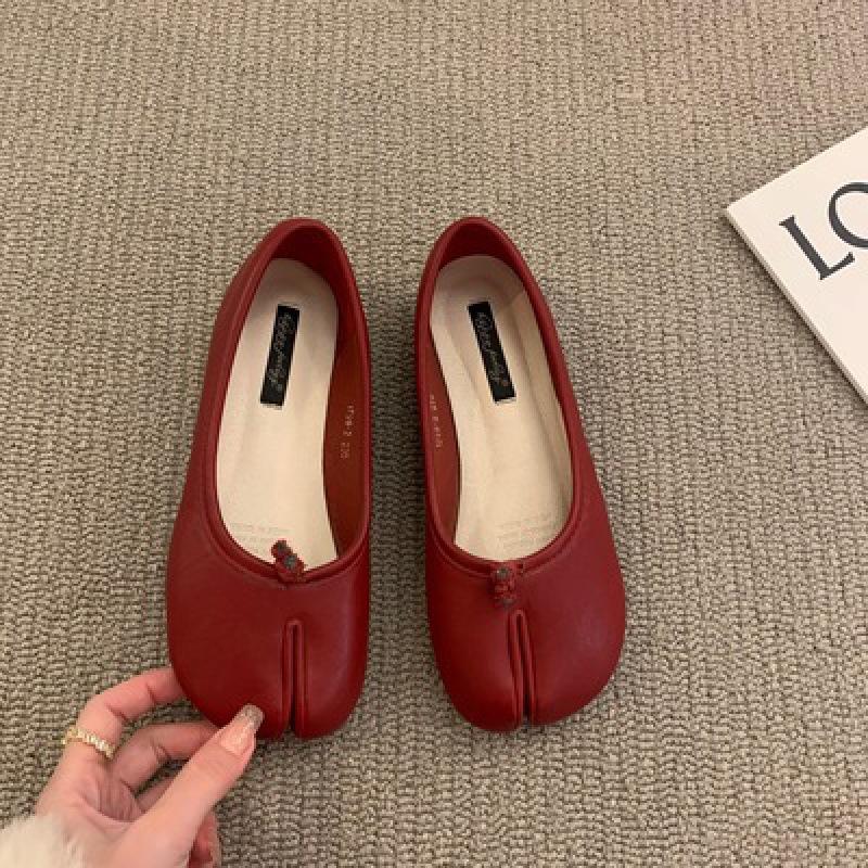 Slip-on Red Split Toe Trotter Horseshoe Gommino Flat New Low-Cut Pumps Soft Bottom Pumps Women