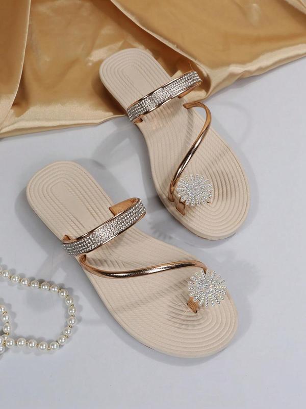 Rhinestone Flower Decorated Toe Ring Flip Flops for Women, New Fashionable Trendy Slide Sandals for Beach, Casual Summer 2024 Matching Shoes for Travel Vacation