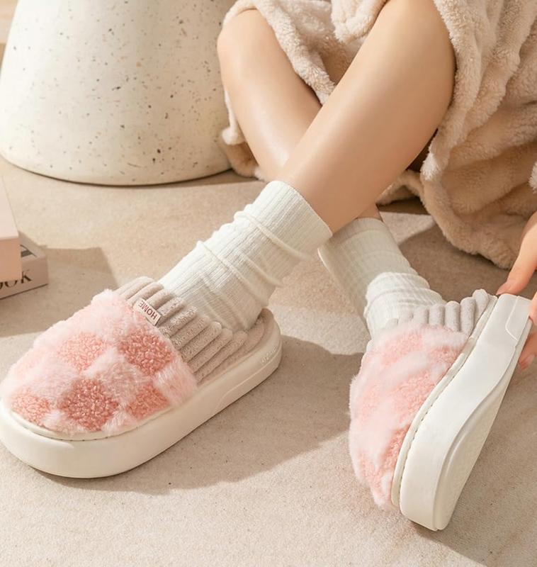 Cozy Checkered Fuzzy Slippers - Warm Closed-Toe Soft Sole Comfort Shoes - Plush Home Slippers with Fuzzy Lining for Cold Weather Women Walking Shoes