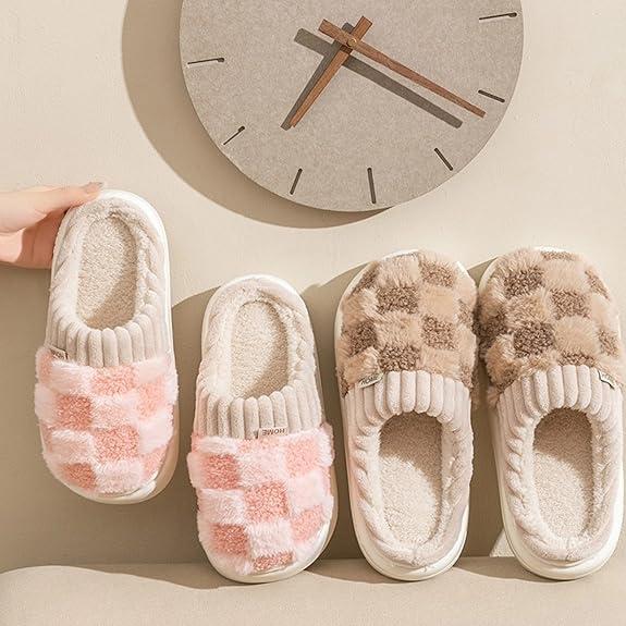 Cozy Checkered Fuzzy Slippers - Warm Closed-Toe Soft Sole Comfort Shoes - Plush Home Slippers with Fuzzy Lining for Cold Weather Women Walking Shoes