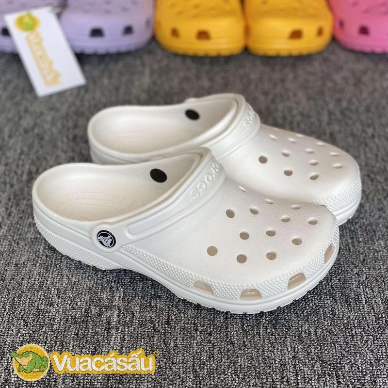 CROcS CLASSIC CLOG Men's and Women's sandals , Super Soft, Light and Comfortable, Anti-slip, Rainproof - King of Crocodile