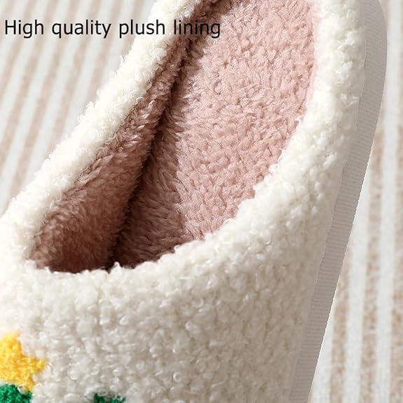 Christmas Slippers Memory Foam for Women Men Soft Plush Fuzzy Winter holiday slippers Cozy Plush Warm Non-Slip Holiday Slides with Santa Reindeer Designs Indoor Outdoor