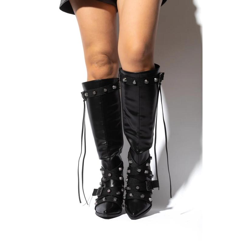 Pointy Toe Chunky Heeled Boots